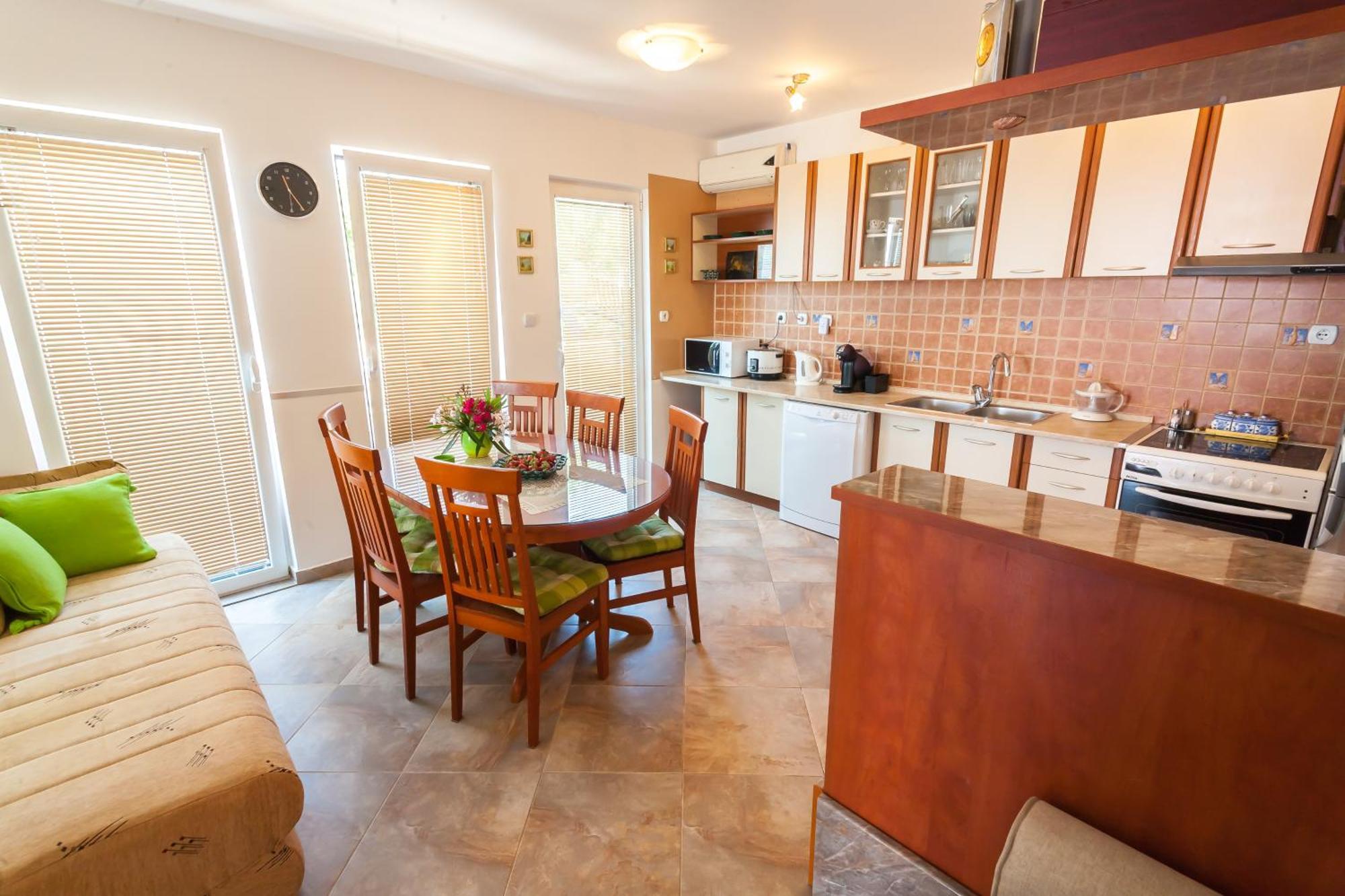 Apartments Mila Krimovica Стая снимка