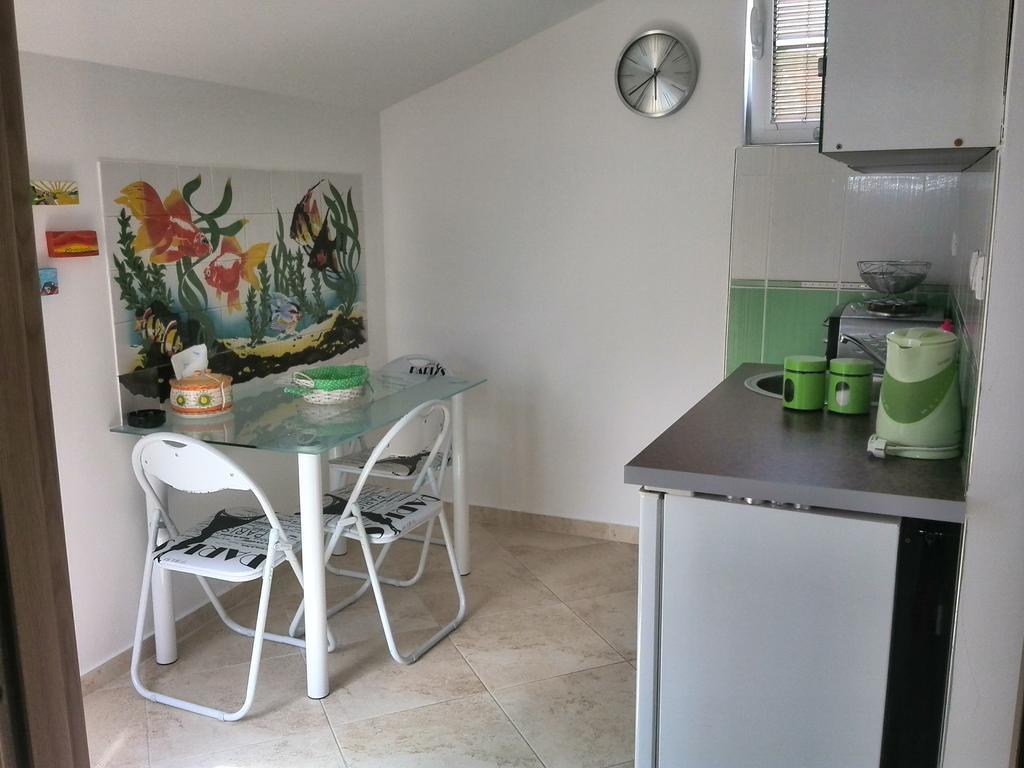 Apartments Mila Krimovica Екстериор снимка