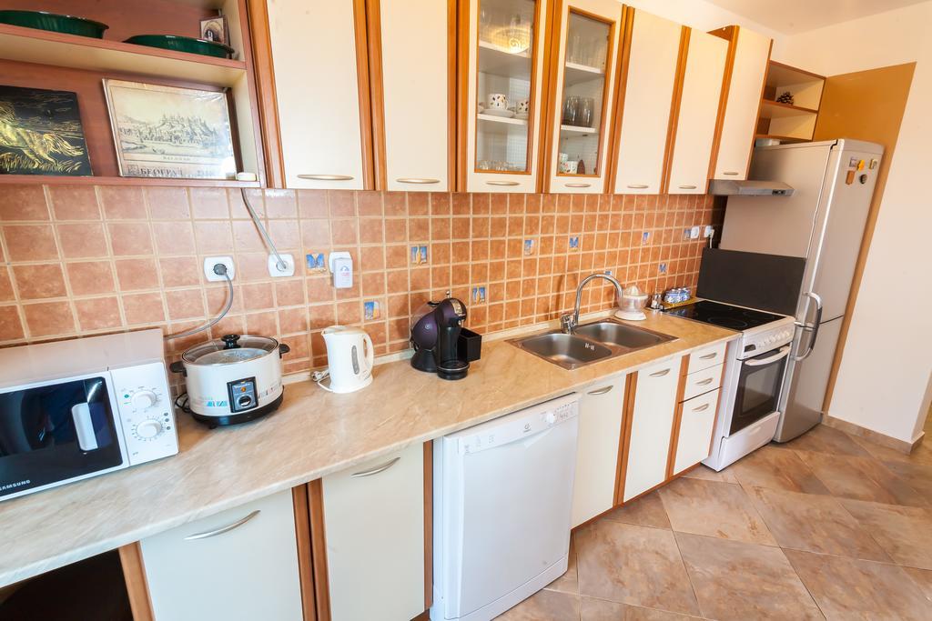 Apartments Mila Krimovica Екстериор снимка
