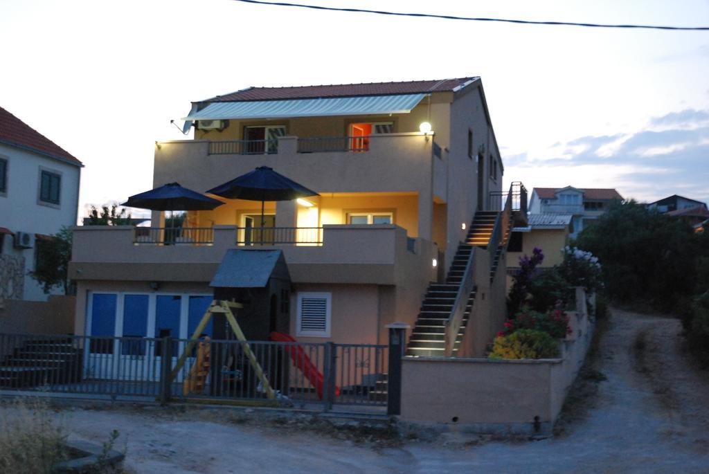 Apartments Mila Krimovica Екстериор снимка