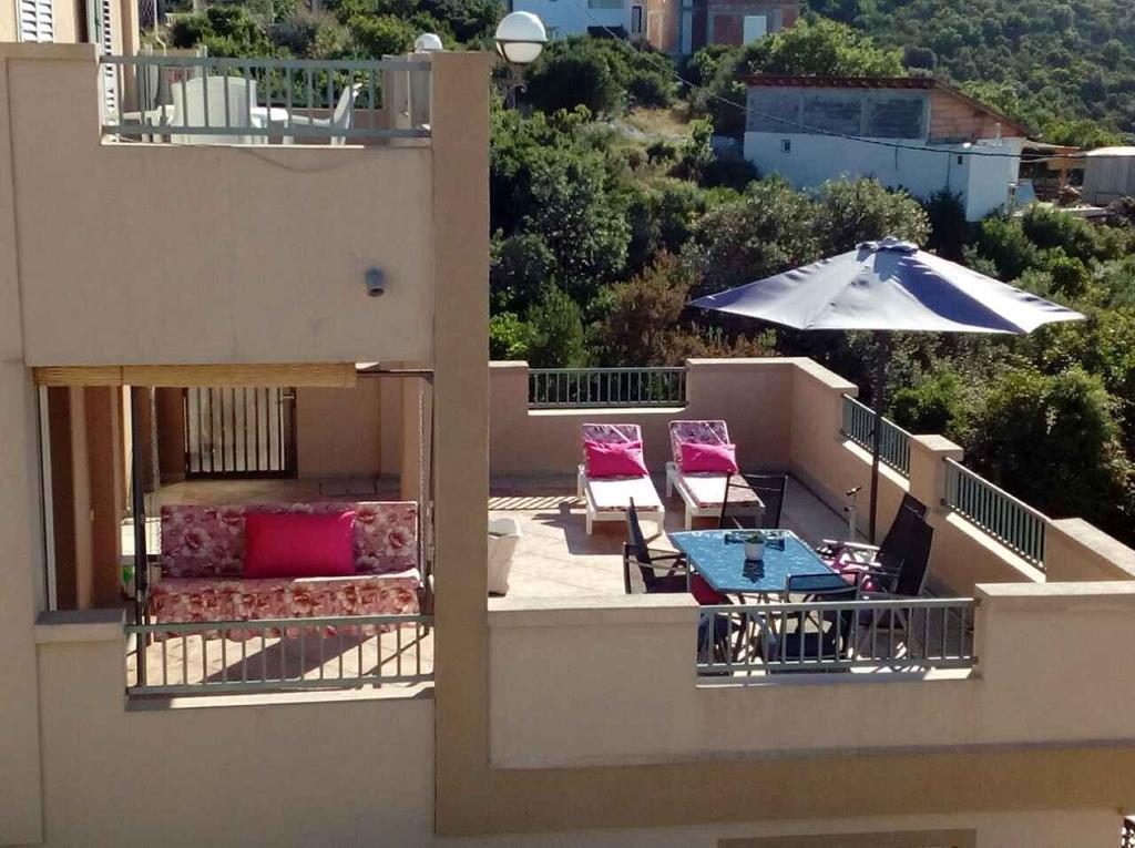 Apartments Mila Krimovica Екстериор снимка