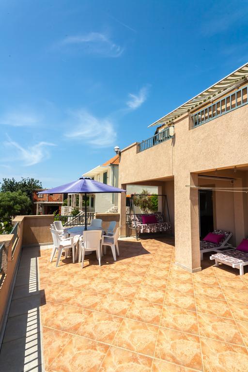 Apartments Mila Krimovica Екстериор снимка