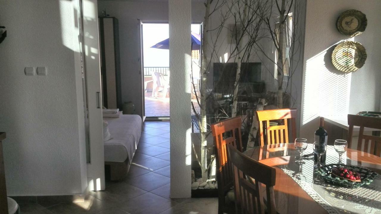 Apartments Mila Krimovica Екстериор снимка